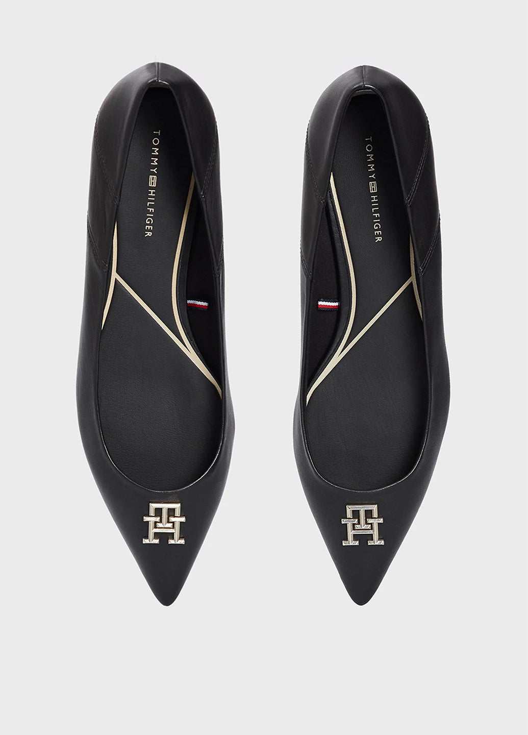 LEATHER BALLERINAS WITH FINE POINT AND INSIGNIA