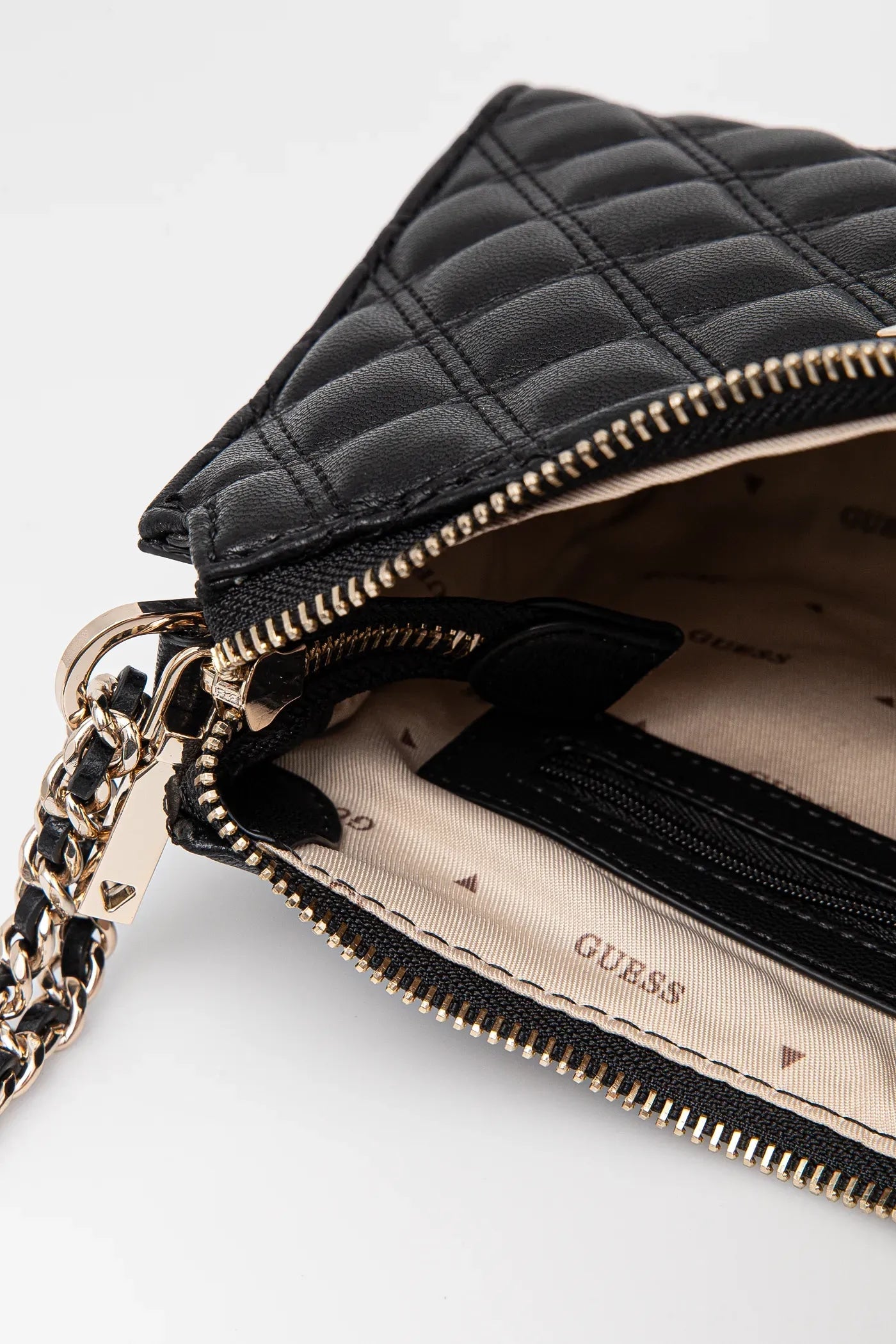 Guess Giully women's quilted shoulder bag