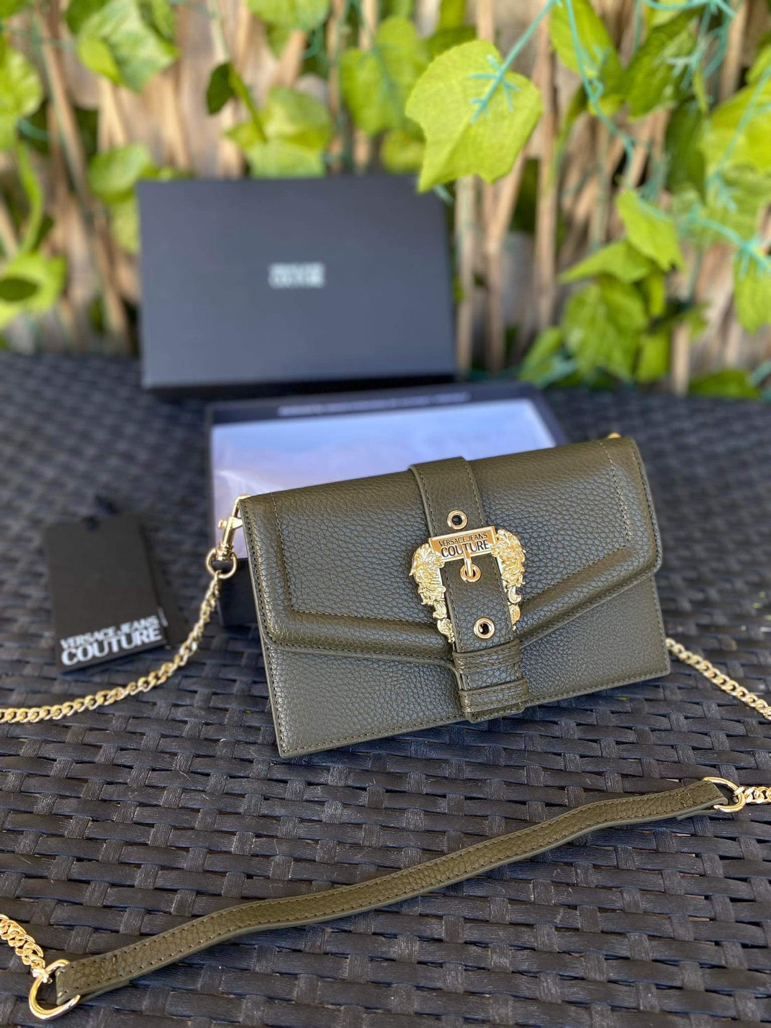 WALLET WITH CHAIN