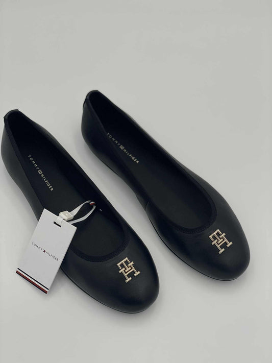 Ballerinas Round Th Ballerina