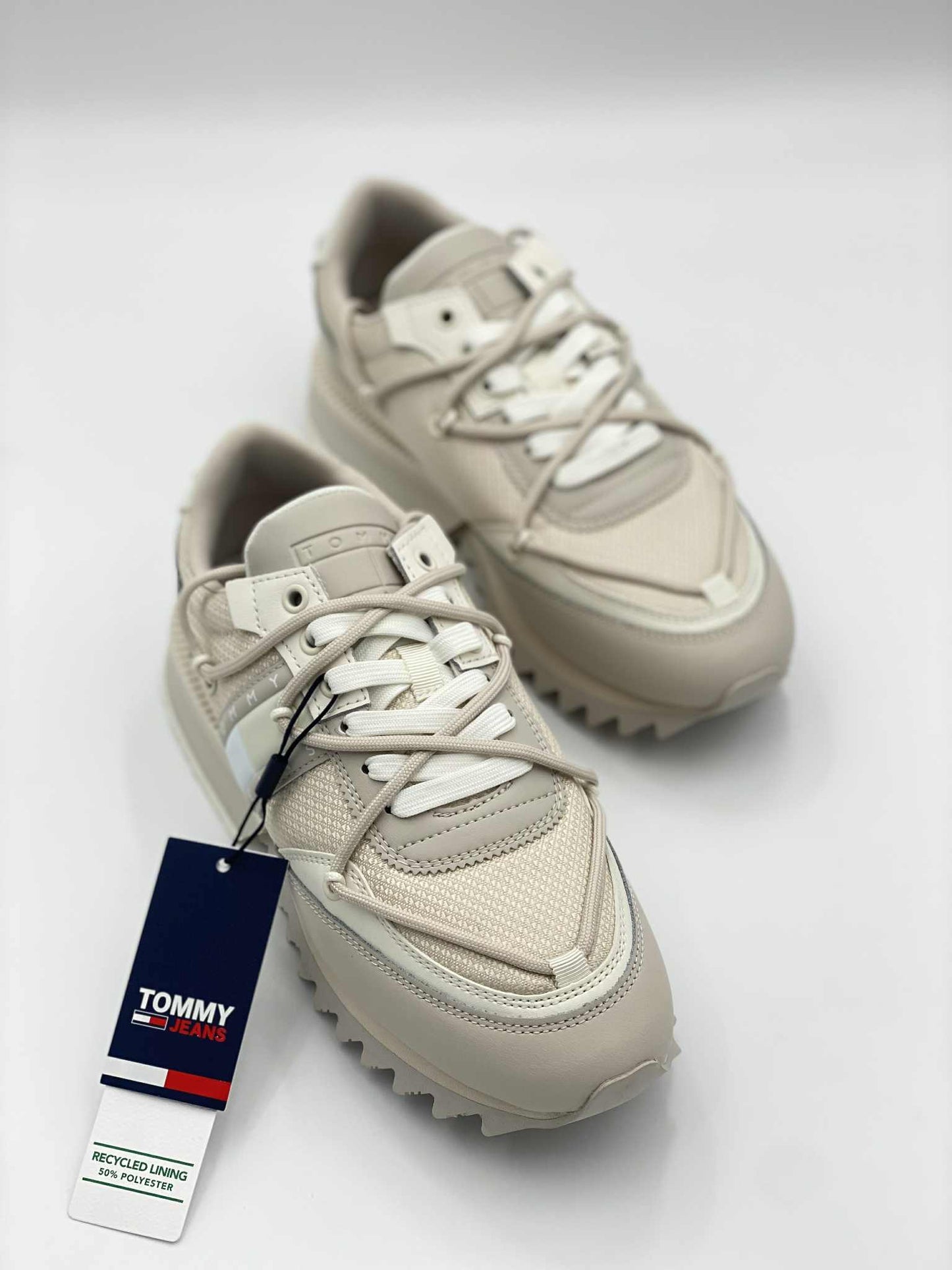 ELEVATED HALF-SERRATED OUTSOLE TRAINERS