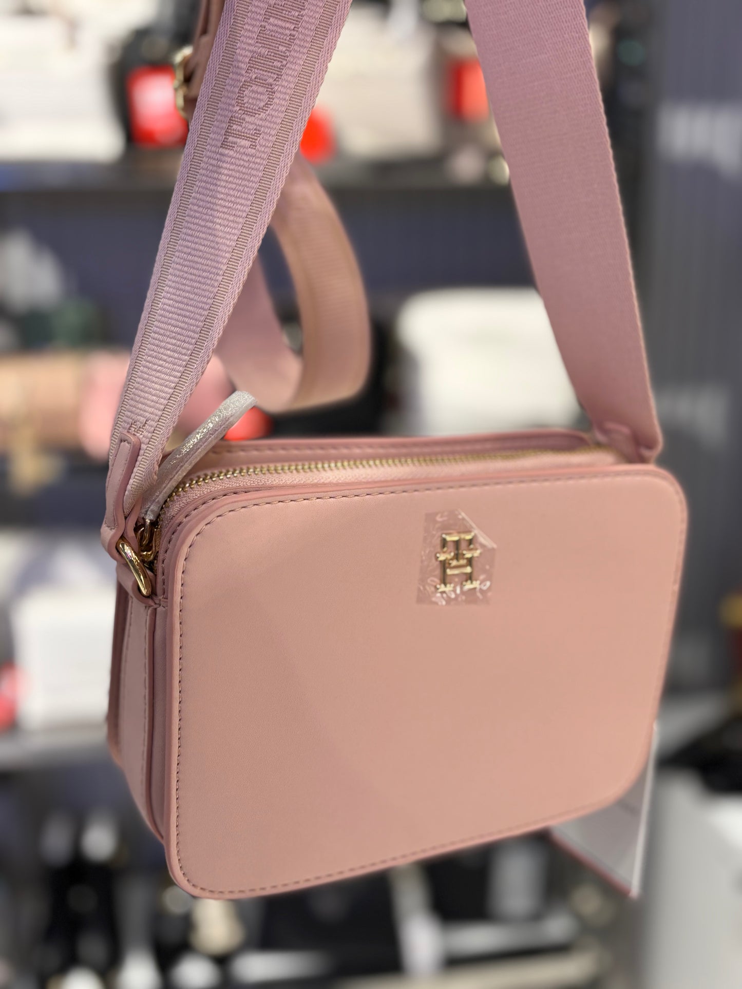 Tommy Hilfiger bag