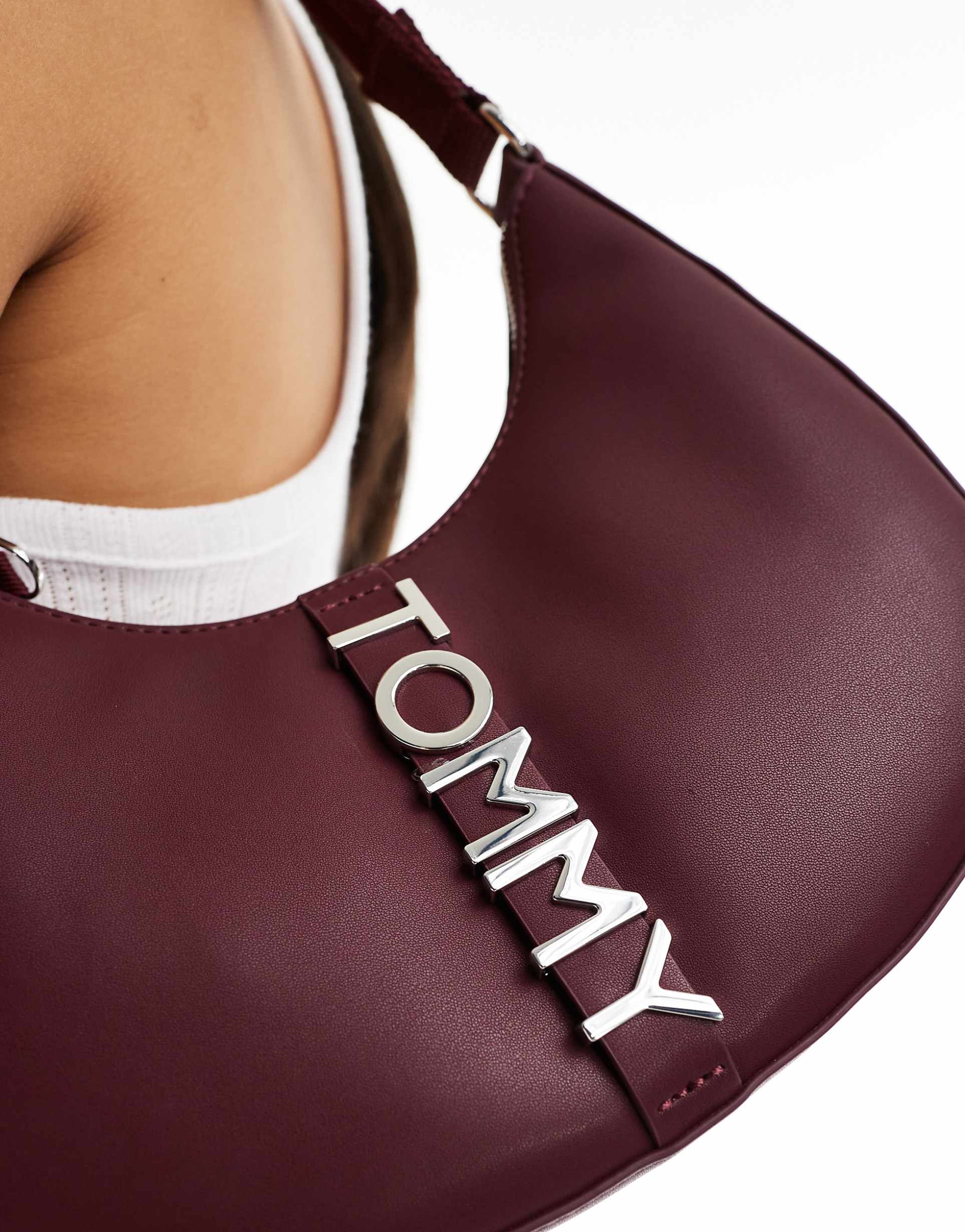Tommy Jeans city bold leather shoulder bag in burgundy