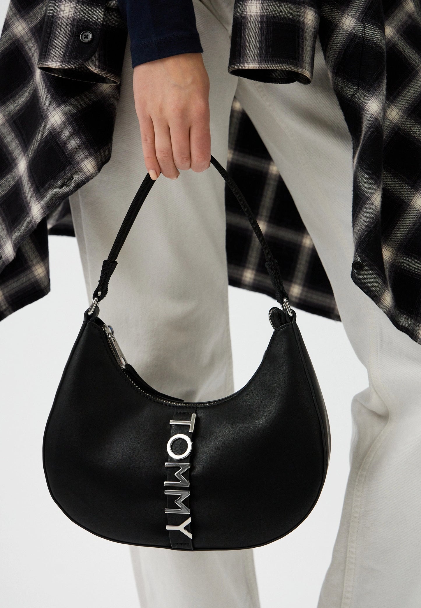 Tommy Jeans city bold leather shoulder bag in burgundy