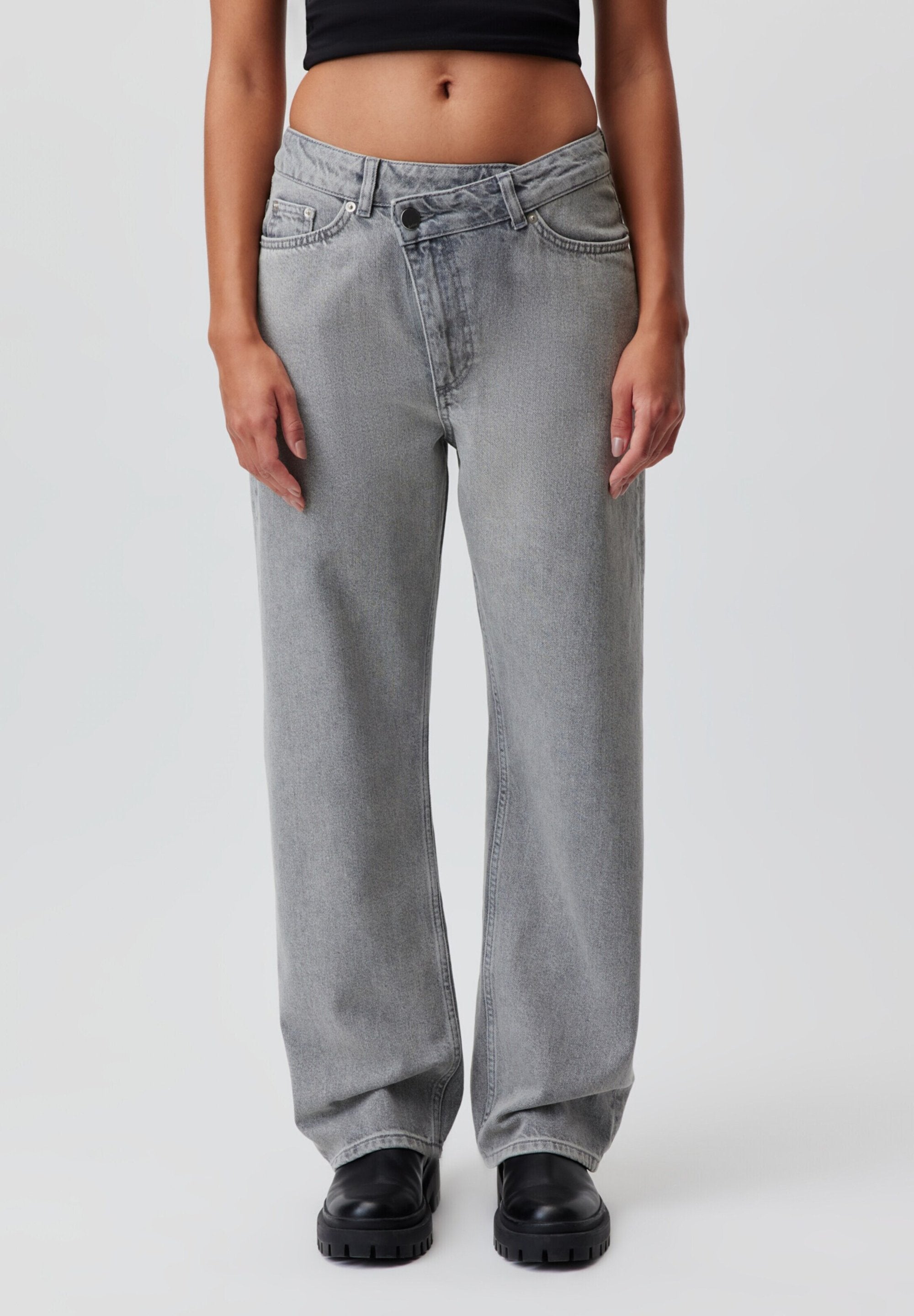 Stina Pants Grey Denim Wash
Women LeGer by Lena Gercke