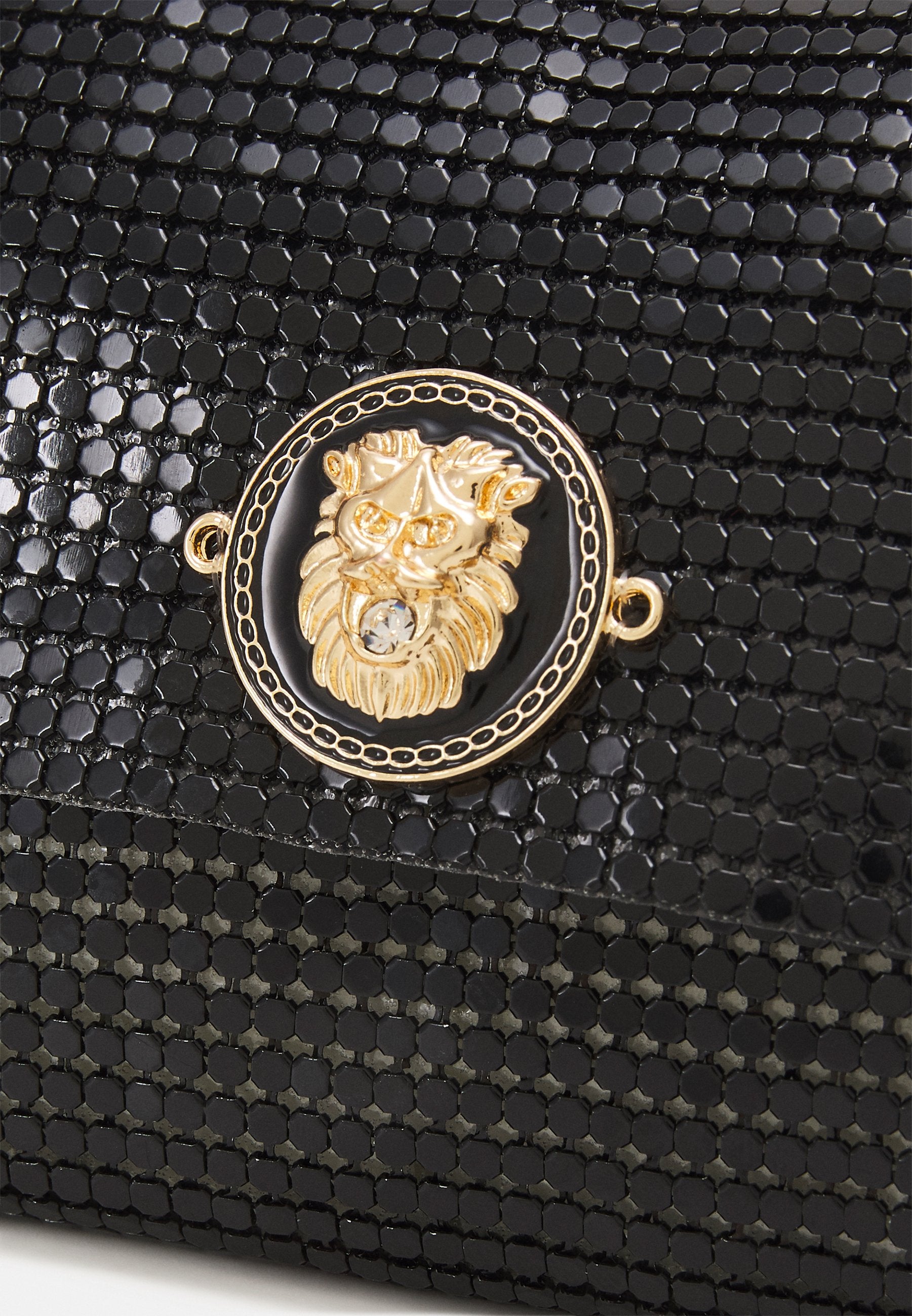 Aldo clutch