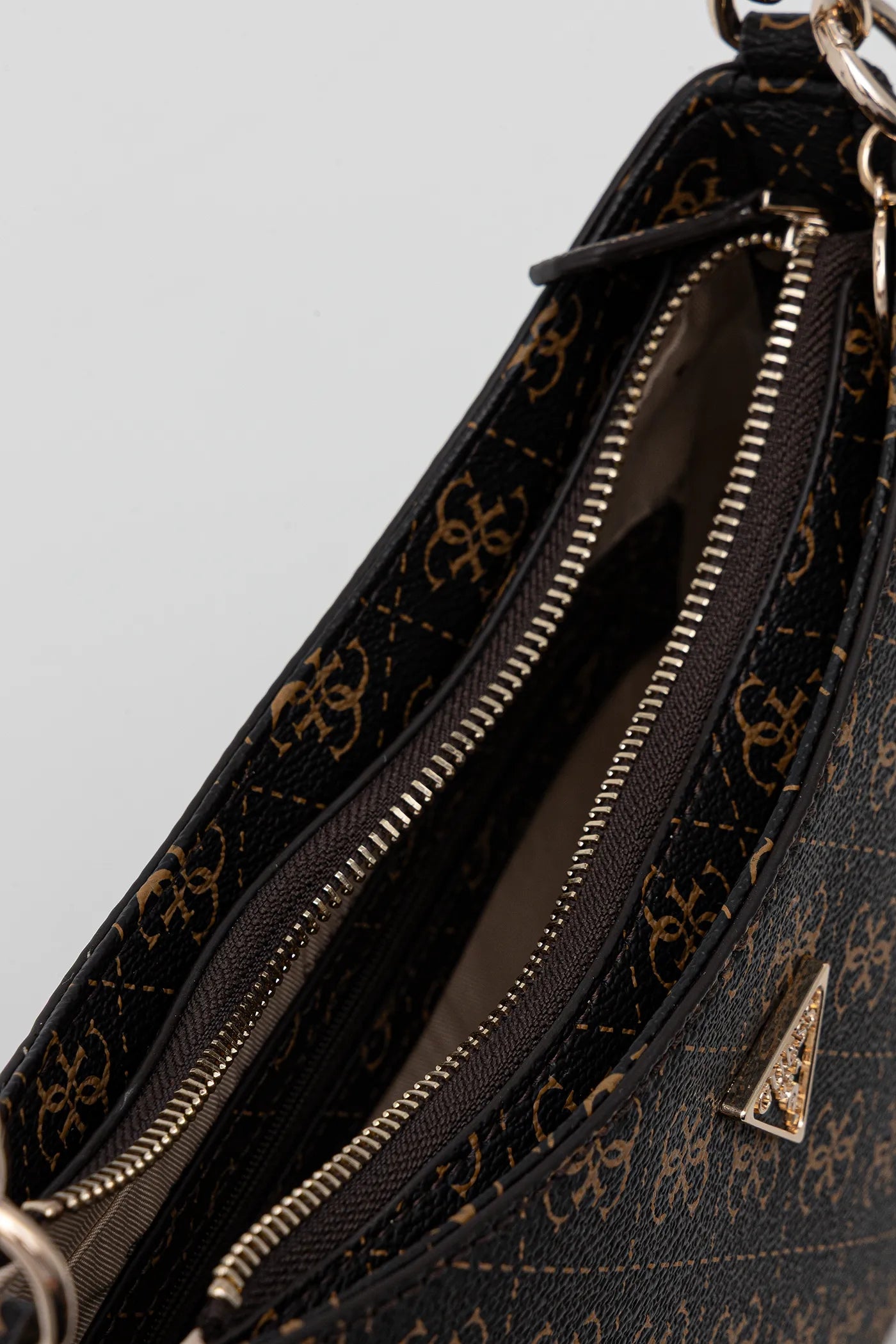 Noelle saffiano shoulder bag