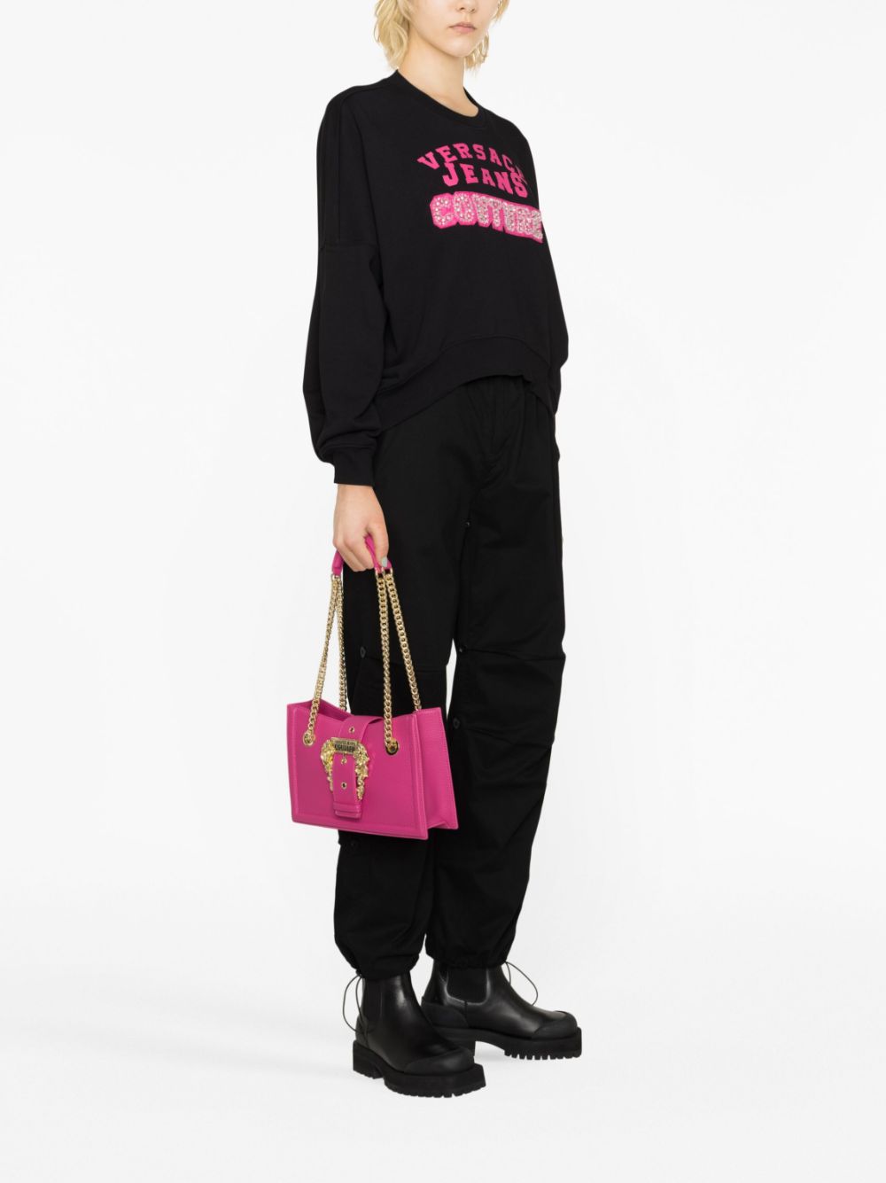 logo-engraved buckle shoulder bag