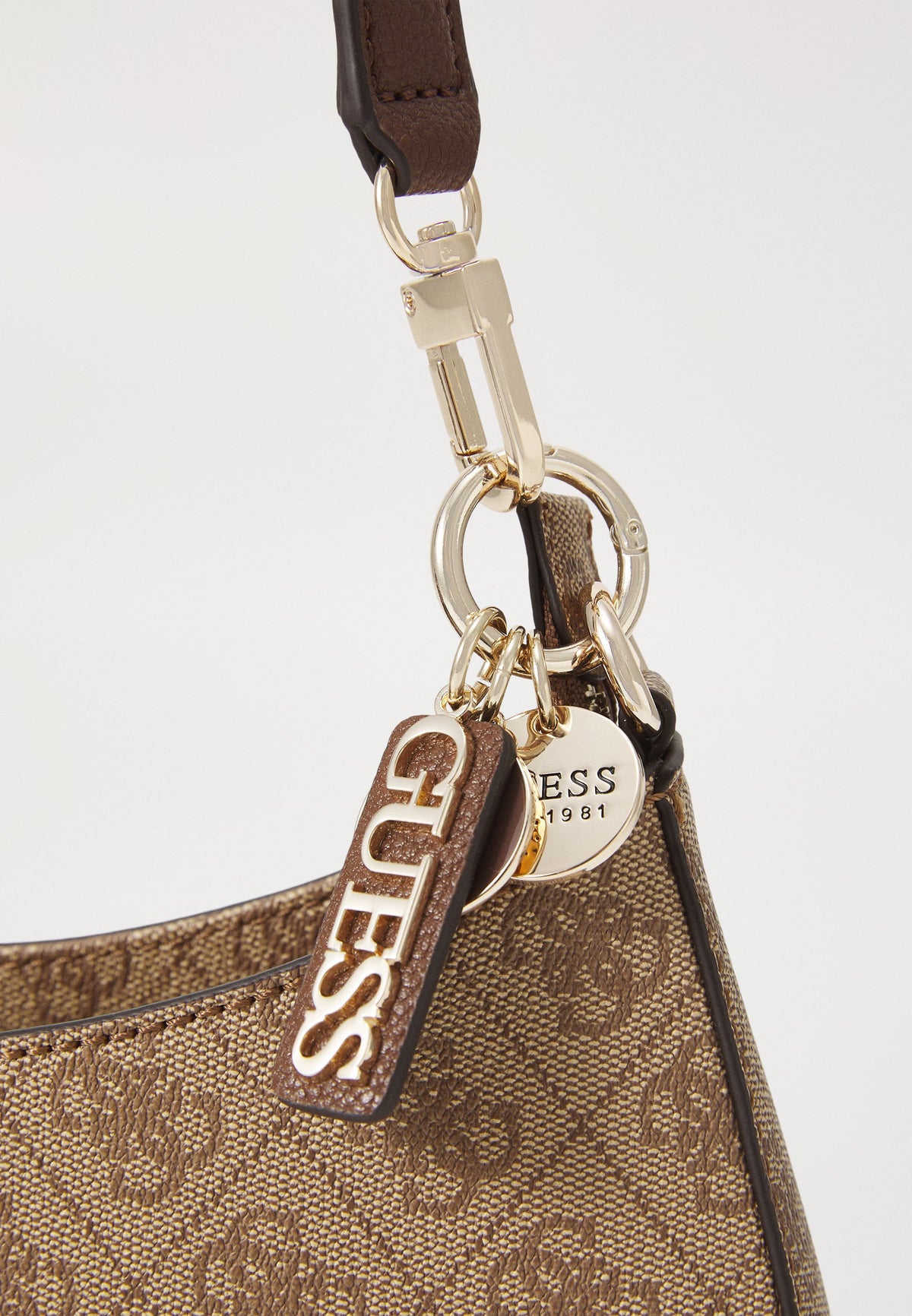 Noelle saffiano shoulder bag