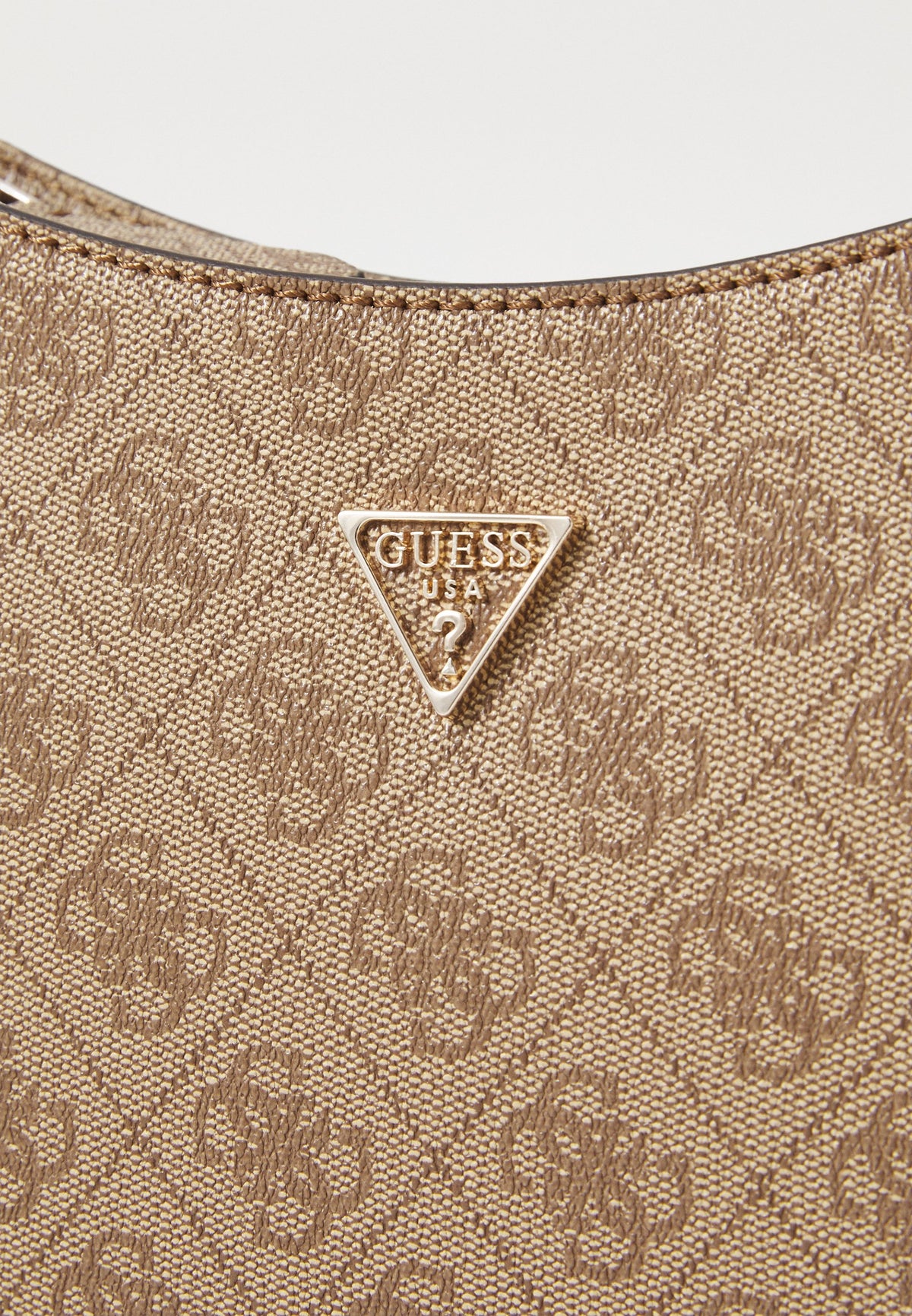 Noelle saffiano shoulder bag