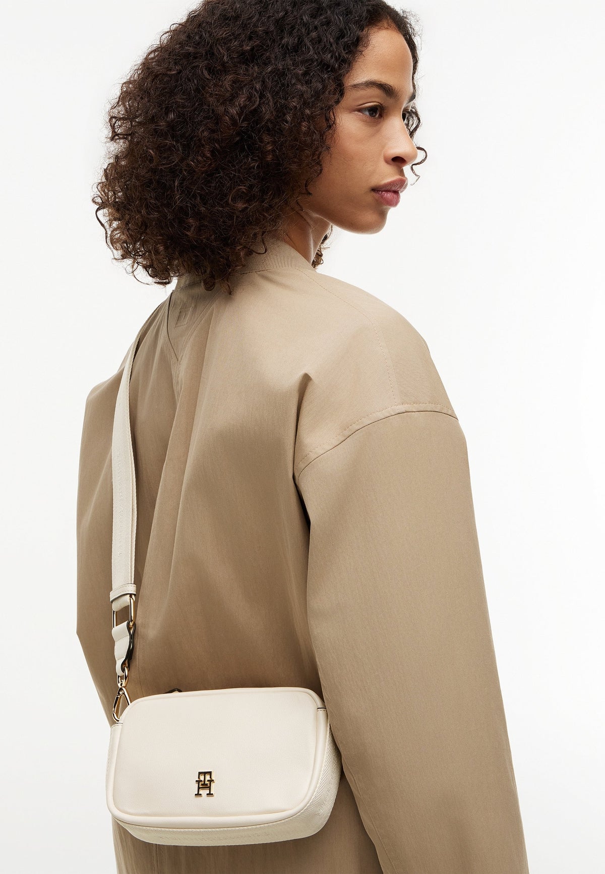 LOGOTAPE CAMERA - Crossbody bag - soft cream