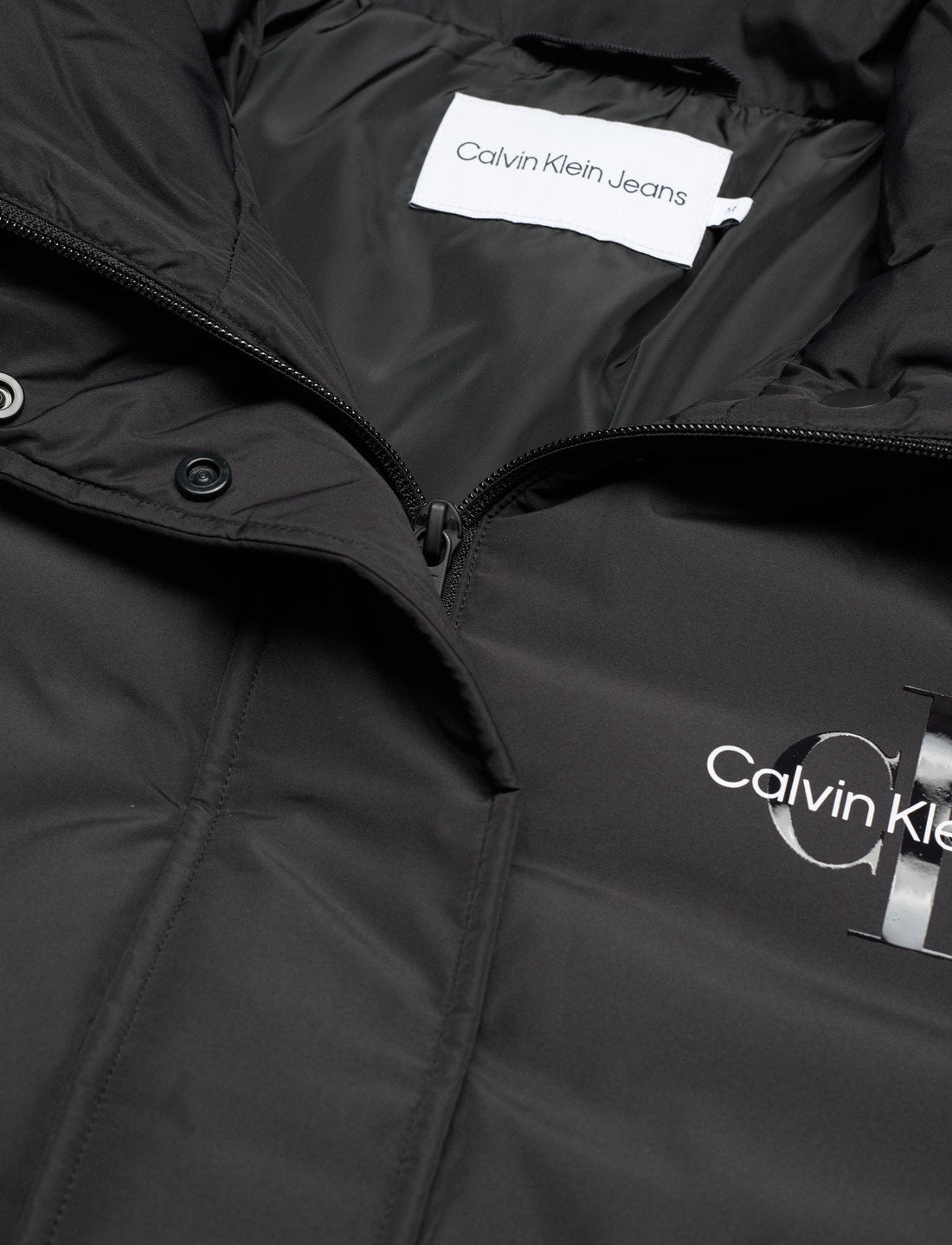 SHORT LIGHTWEIGHT PADDED JACKET