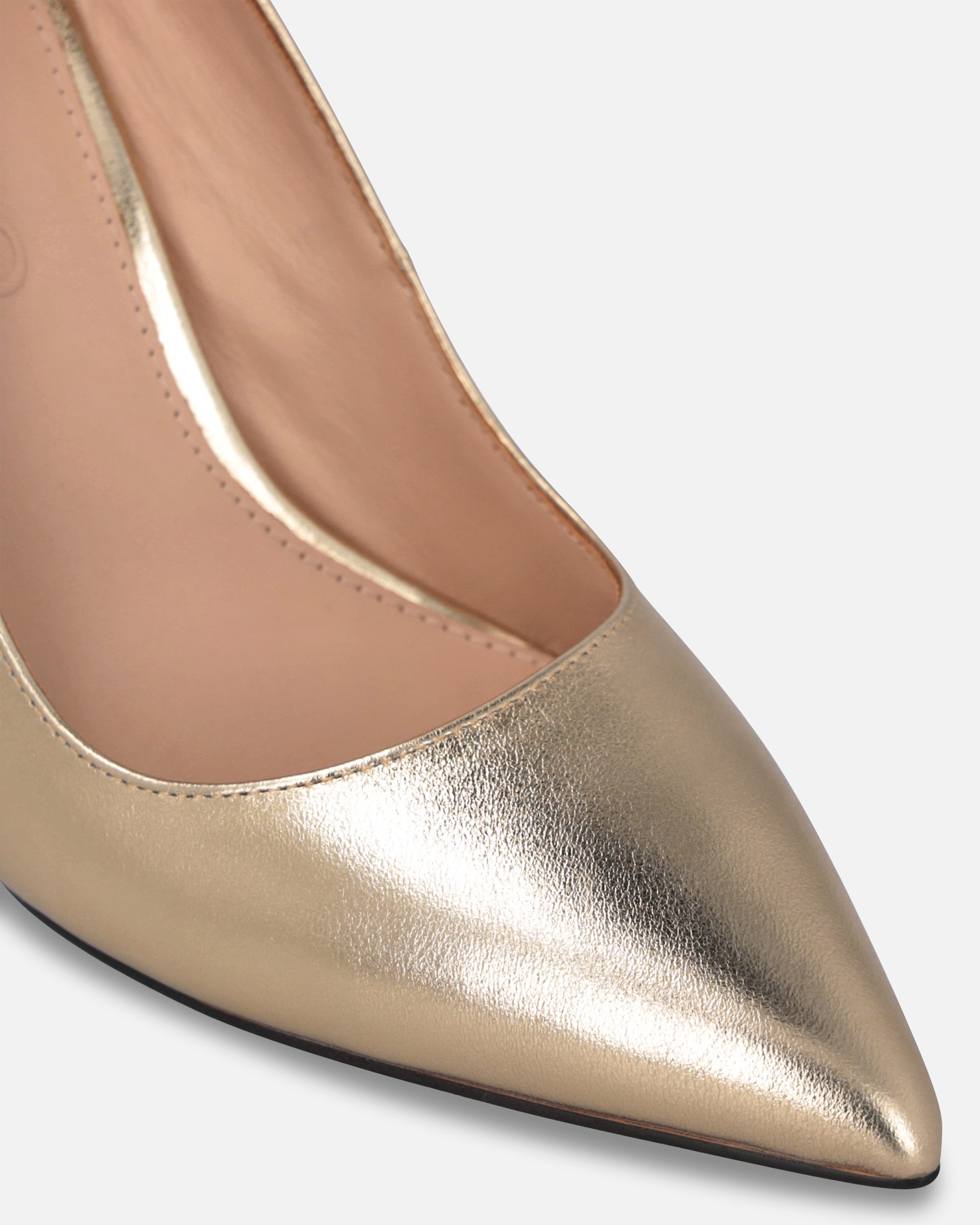 Heeled laminated nappa leather pumps
