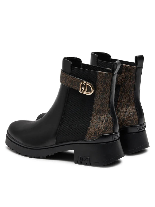 Platform ankle boots