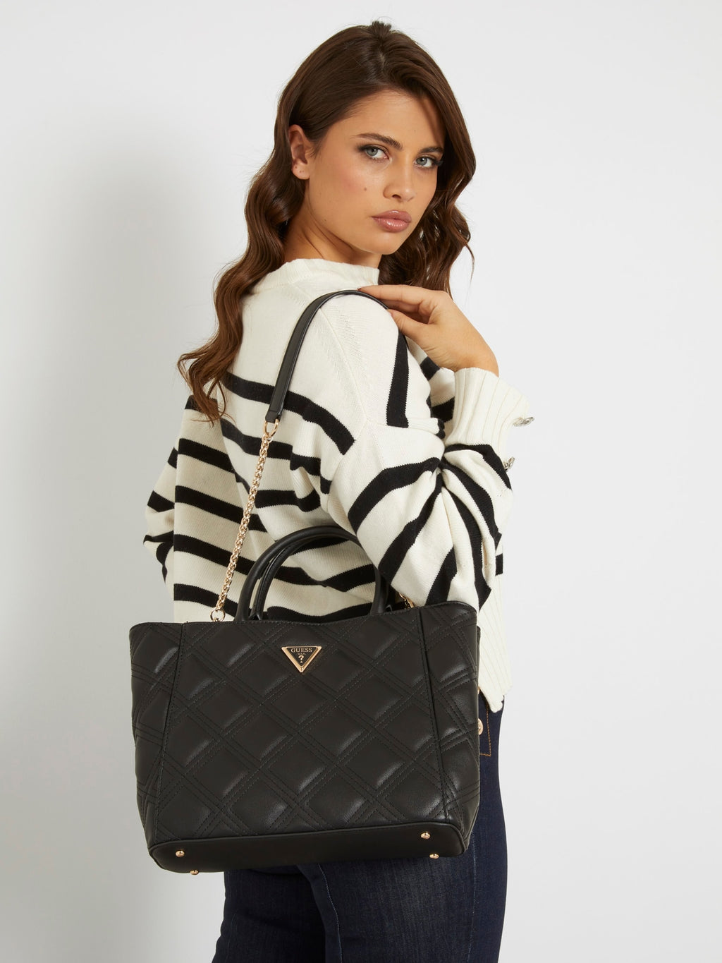 Deesa quilted handbag