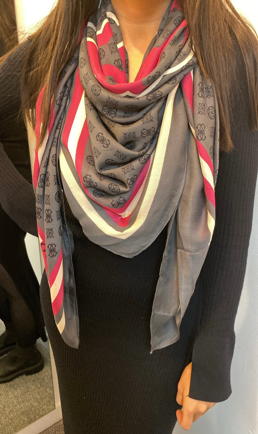 Guess foulard